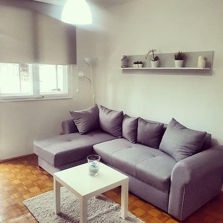 Apartman Kej Pirot Exterior photo